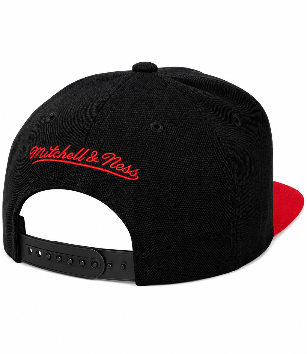 Chicago Bulls HWC Team Script 2.0 Mitchell & Ness Snapback Hat product image 3, provided for visual reference and product