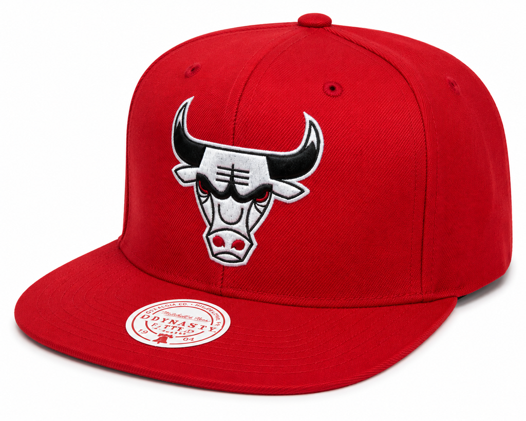 Mens NBA Chicago Bulls White Logo Team Ground Red Snapback Hat By Mitchell And Ness product image 1, provided for visual