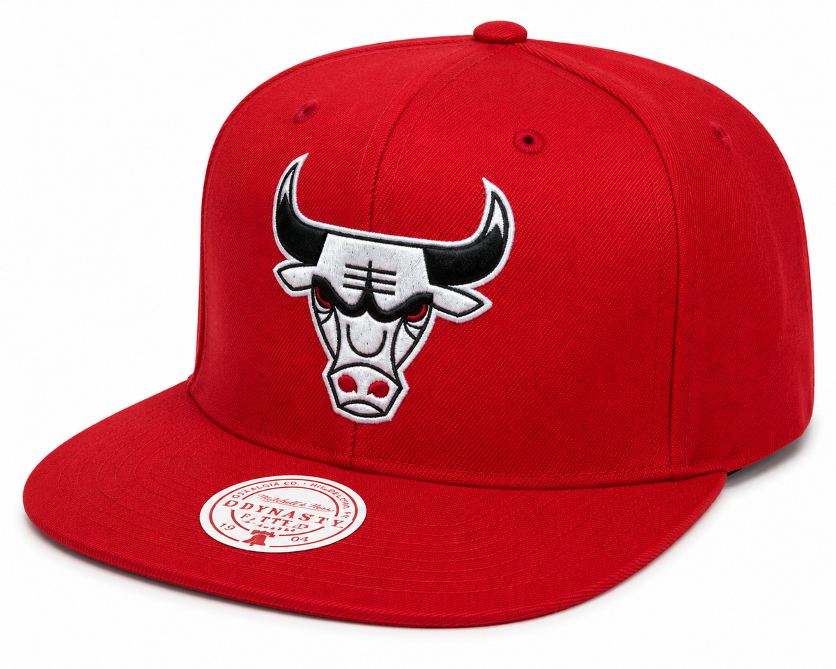 Mens NBA Chicago Bulls White Logo Team Ground Red Snapback Hat By Mitchell And Ness product image 1, provided for visual