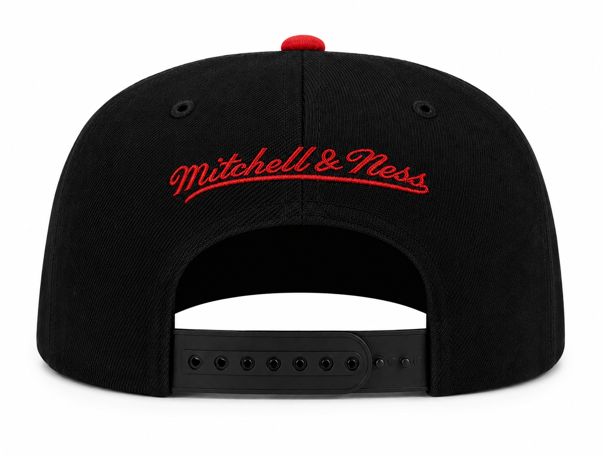 Mitchell & Ness Black/Red Toronto Raptors Hardwood Classics Snapshot Adjustable Snapback Hat for Men product image 2,