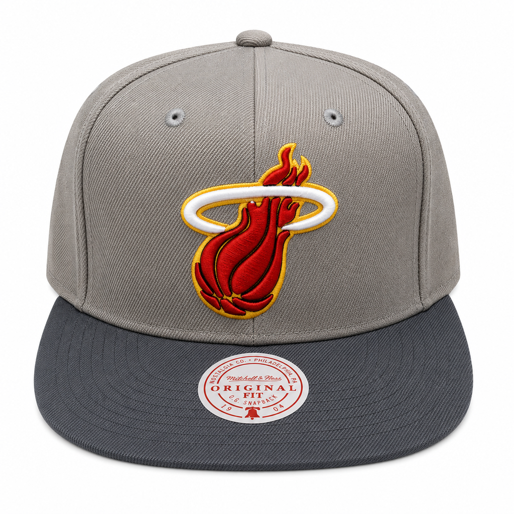 Miami Heat NBA Cool Gray 3 Mitchell & Ness Snapback Hat for Men product image 2, provided for visual reference and product