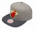 Miami Heat NBA Cool Gray 3 Mitchell & Ness Snapback Hat for Men product image 1, provided for visual reference and product