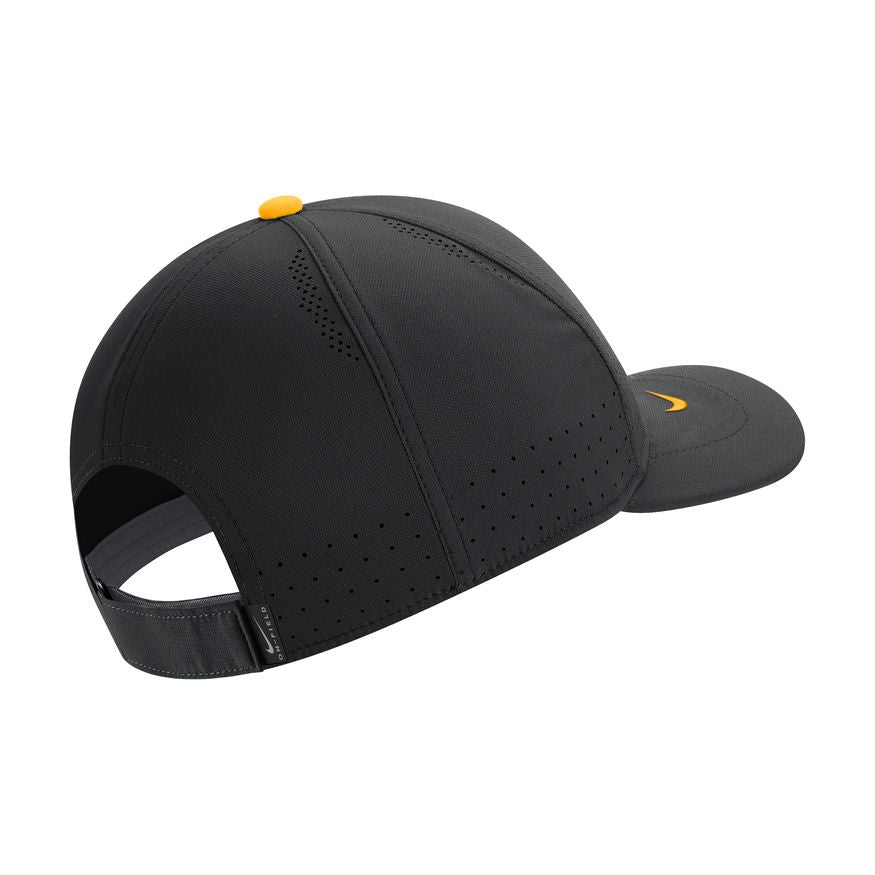Iowa Hawkeyes Black Authentic Team Issue Aerobill Flex Hat for Men product image 2, provided for visual reference and
