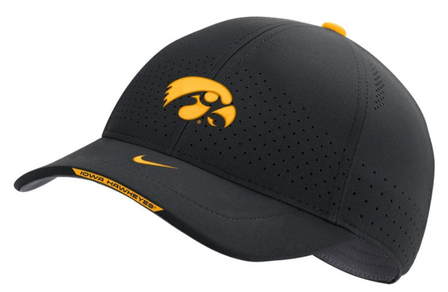 Iowa Hawkeyes Black Authentic Team Issue Aerobill Flex Hat for Men product image 1, provided for visual reference and