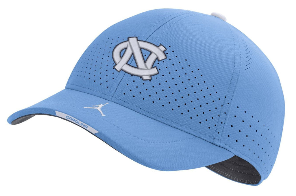 Nike Men North Carolina Tar Heels Blue AeroBill Swoosh Adjustable Classic 99 Football Sideline Hat product image 1, provided