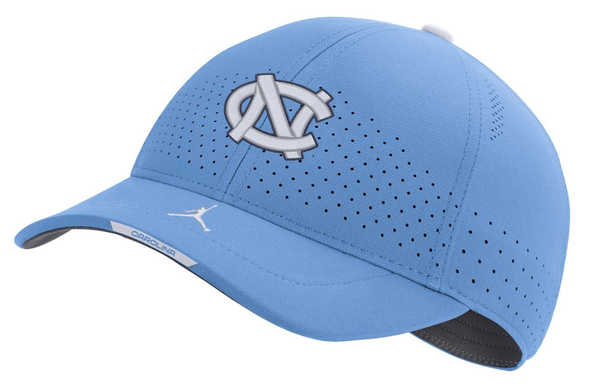 Nike Men North Carolina Tar Heels Blue AeroBill Swoosh Adjustable Classic 99 Football Sideline Hat product image 1, provided