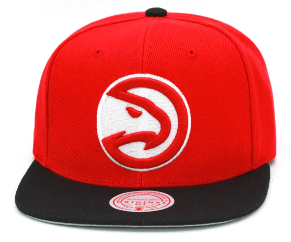 Mens NBA Atlanta Hawks 2 Tone Red/ Black Mitchell And Ness Basic Core Snapback Hat product image 1, provided for visual