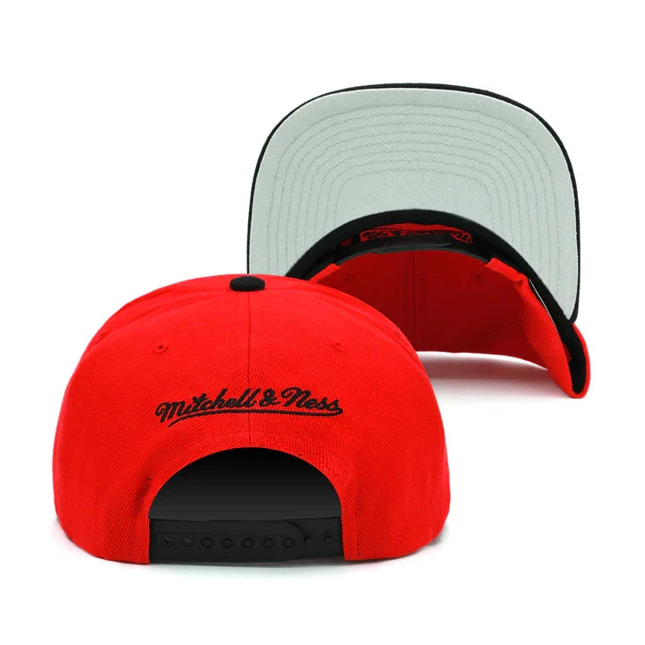 Mens NBA Atlanta Hawks 2 Tone Red/ Black Mitchell And Ness Basic Core Snapback Hat product image 3, provided for visual