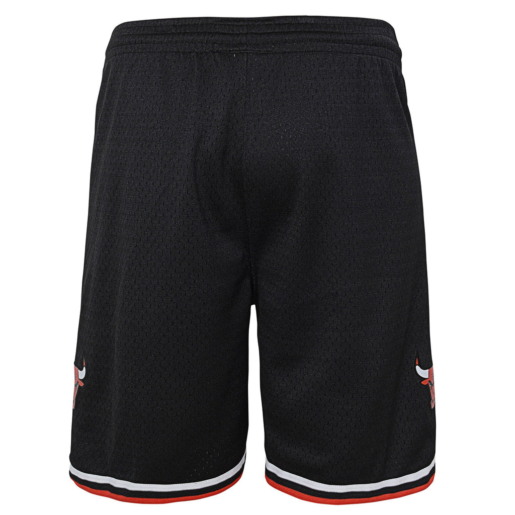 Youth Chicago Bulls Mitchell & Ness 1997 Black Hardwood Classics Swingman Shorts product image 1, provided for visual