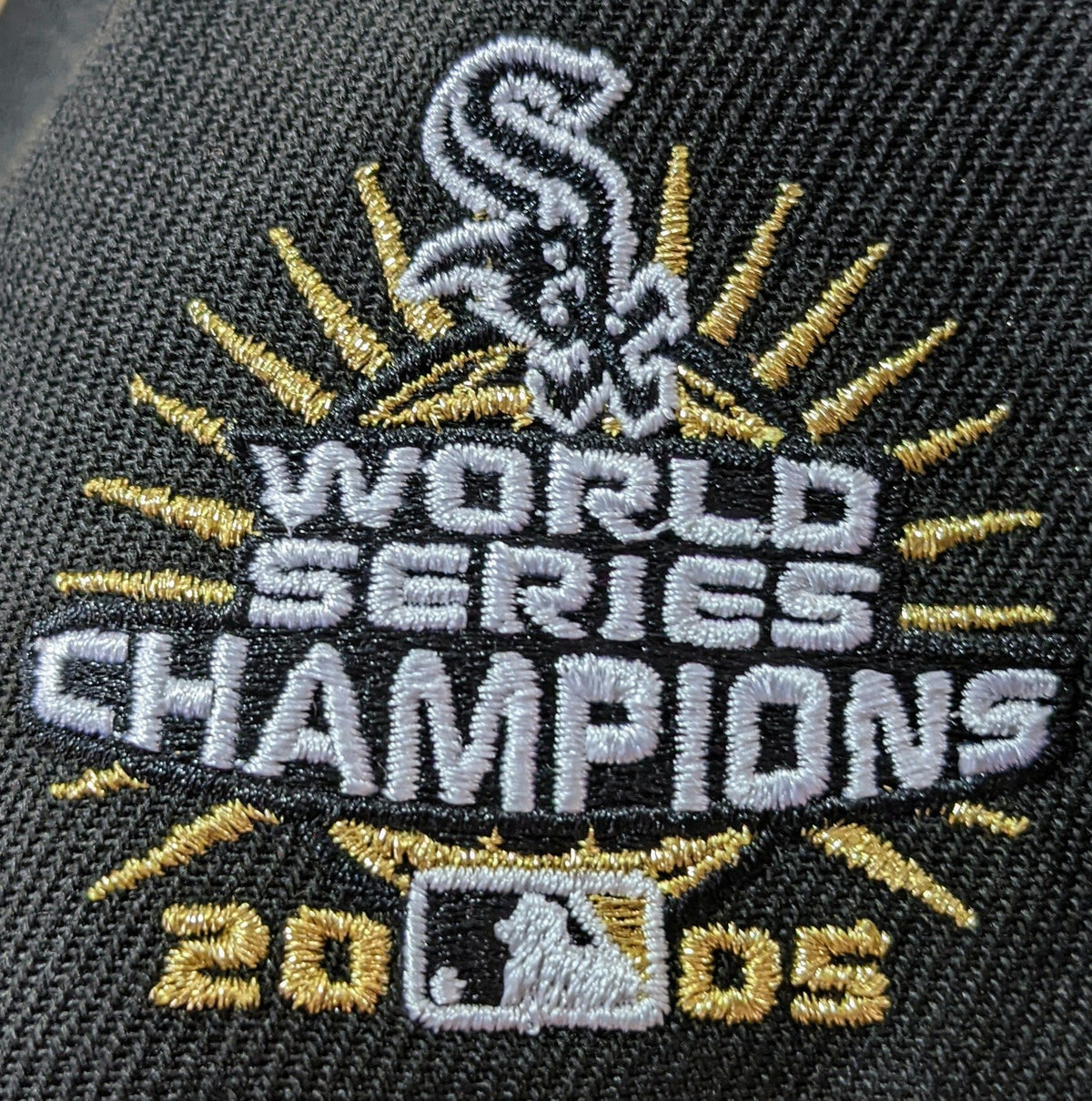 Mens Chicago White Sox New Era Black Gold Rush Cooperstown Collection Black and Gold 9FIFTY Snapback Hat product image 6,