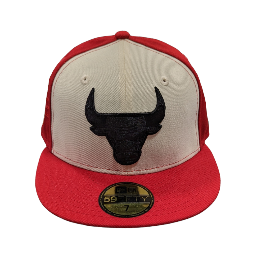 Chicago Bulls New Era Off White/Red 59FIFTY Fitted Hat product image 2, provided for visual reference and product detail