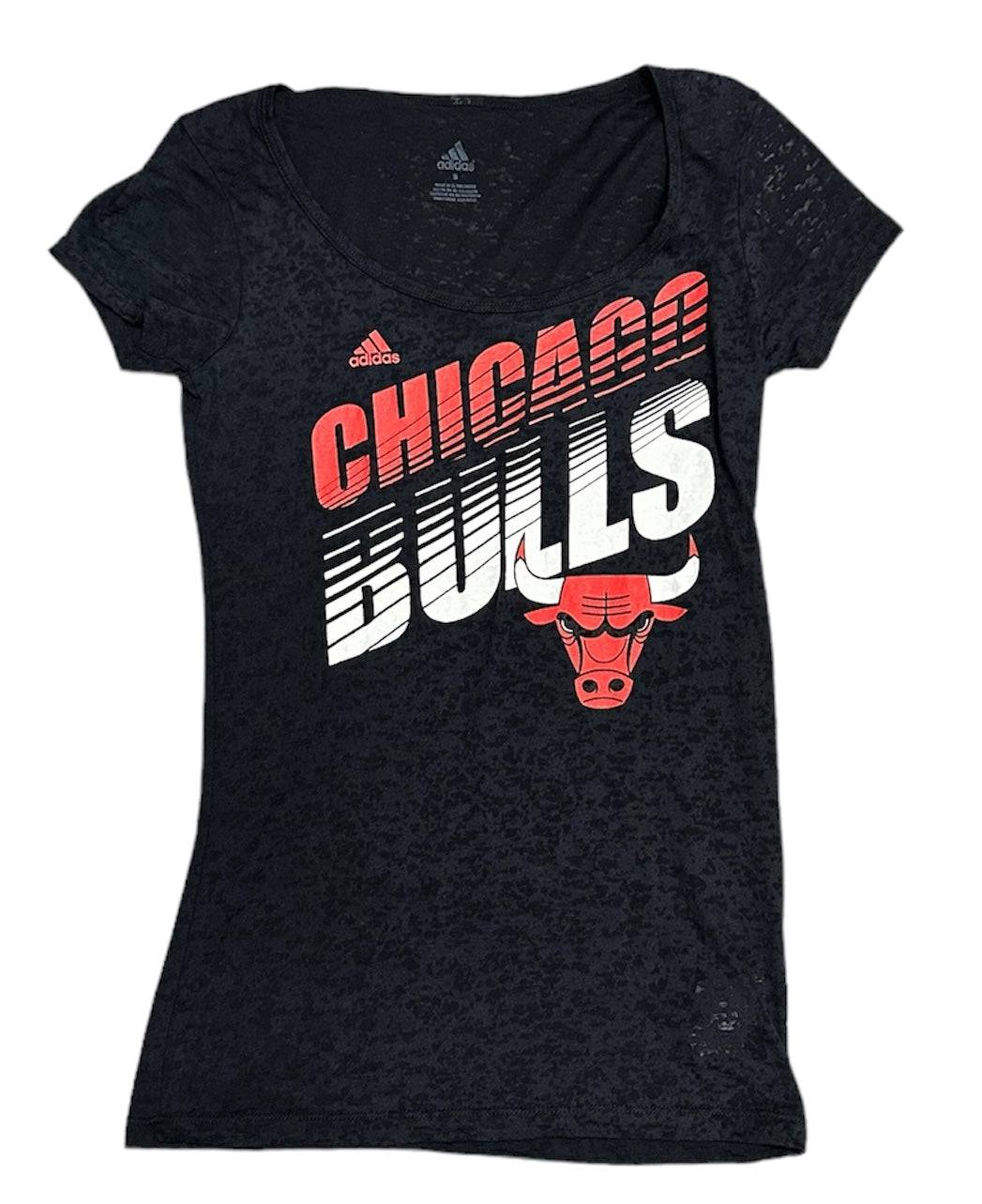 Chicago Bulls Womens Scoop Neck Night Out Burn Out T-Shirt product image 1, provided for visual reference and product detail