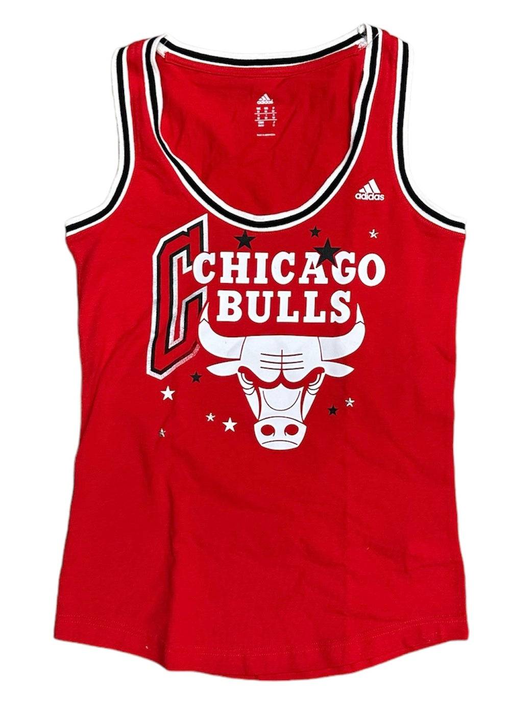 Womens Chicago Bulls Fan Scoopneck Tank product image 1, provided for visual reference and product detail review
