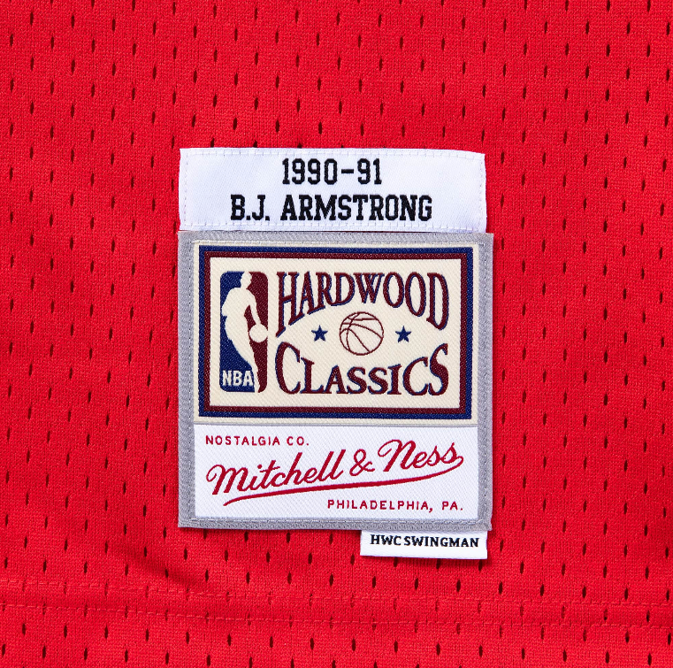 Mens Chicago Bulls B.J. Armstrong Mitchell & Ness Red 1990-91 Hardwood Classics Swingman Jersey product image 5, provided