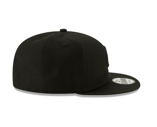 Chicago Bears New Era Black On Black Primary Logo Basic 9FIFTY Adjustable Hat - Black product image 4, provided for visual