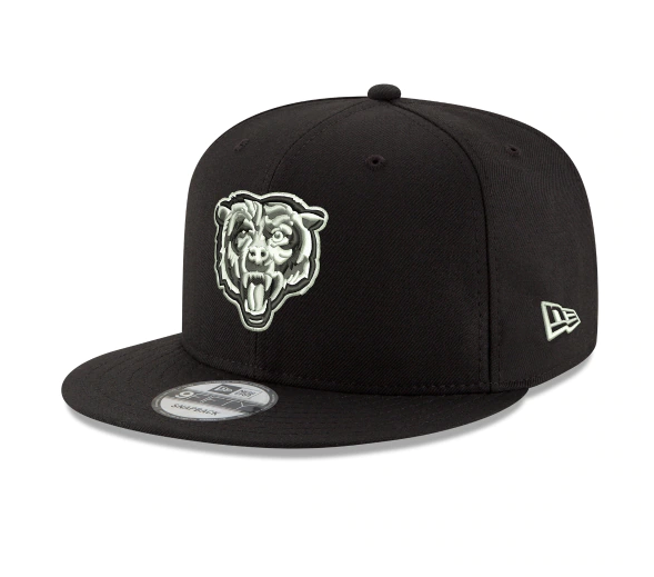 Chicago Bears New Era Black and White 9FIFTY Adjustable Hat - Black product image 1, provided for visual reference and