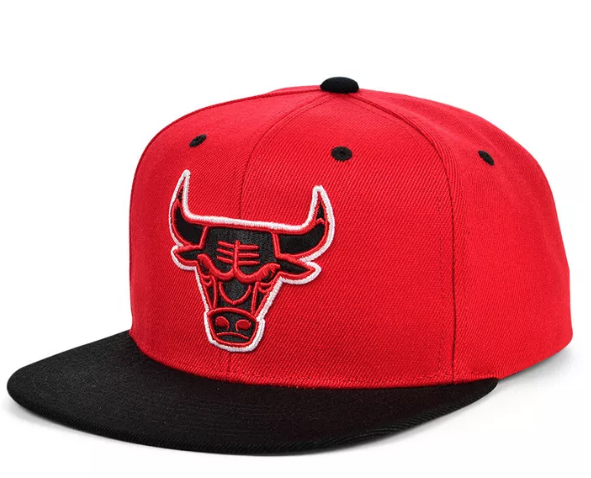 Chicago Bulls Mitchell & Ness Black/Red Hardwood Classics Reload 2.0 Snapback Hat for Men product image 1, provided for