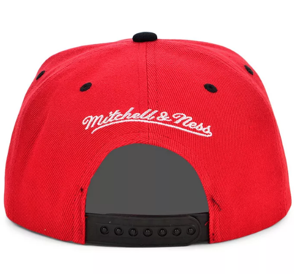 Chicago Bulls Mitchell & Ness Black/Red Hardwood Classics Reload 2.0 Snapback Hat for Men product image 3, provided for