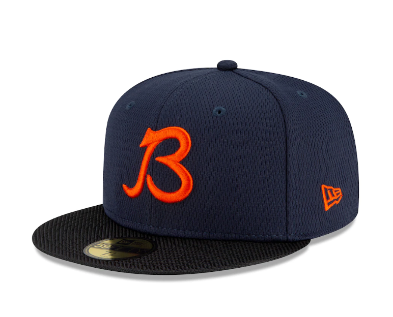 Chicago Bears New Era Navy/Black 2021 NFL Sideline Road 59FIFTY Fitted Hat for Men product image 1, provided for visual