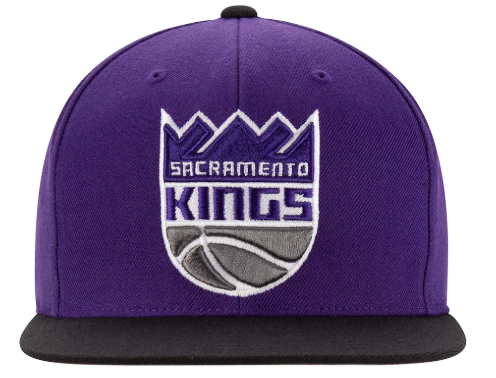Mitchell & Ness Purple/Black Sacramento Kings Two-Tone Wool Snapback Hat for Men product image 2, provided for visual