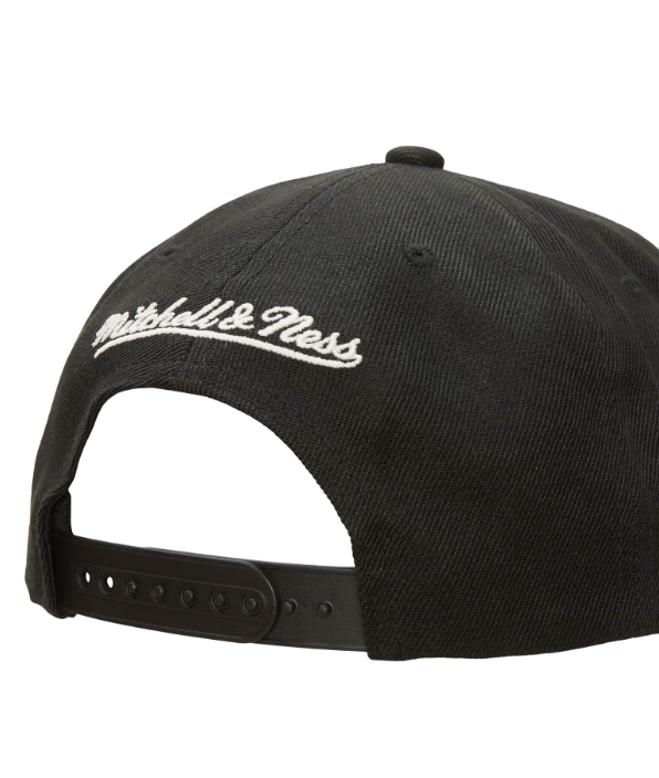 Mitchell & Ness San Antonio Spurs Hardwood Classics Black Adjustable Snapback Hat for Men product image 2, provided for