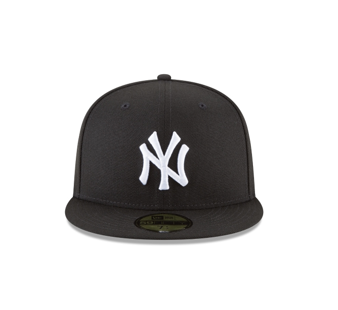 New York Yankees Black and White 59Fifty Fitted Hat product image 2, provided for visual reference and product detail review