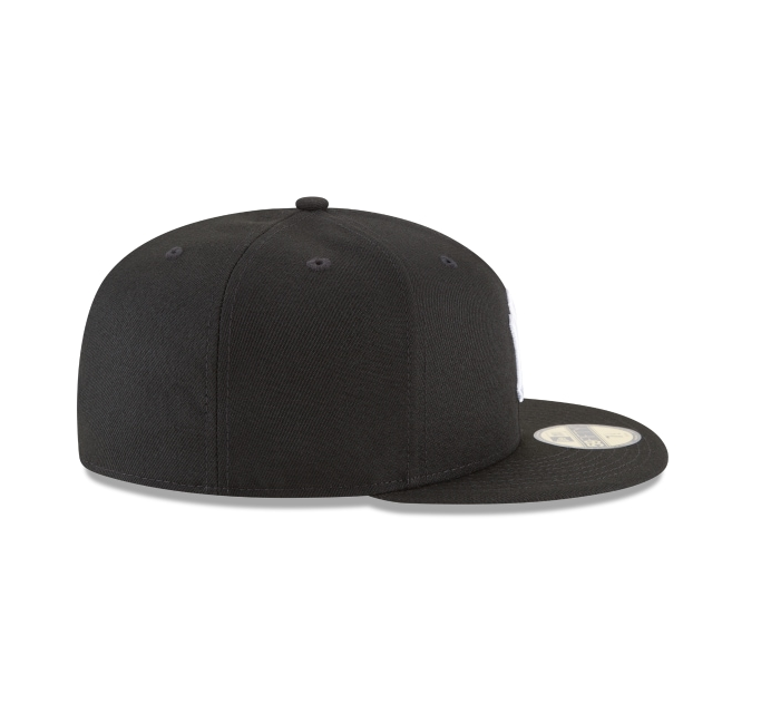 New York Yankees Black and White 59Fifty Fitted Hat product image 6, provided for visual reference and product detail review