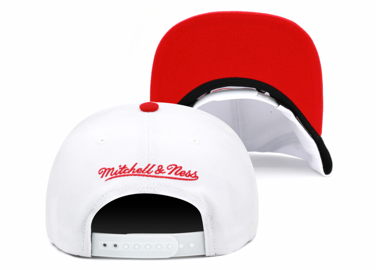 Mens NBA Atlanta Hawks 2 Tone White And Red Mitchell And Ness Basic Core Snapback Hat product image 3, provided for visual