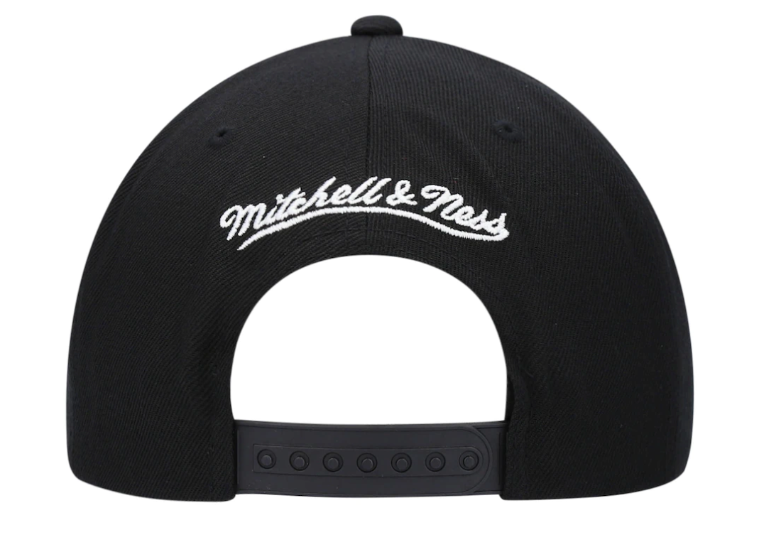 Mitchell & Ness San Antonio Spurs 2-Tone 2.0 Black/Gray Adjustable Snapback Hat for Men product image 5, provided for visual