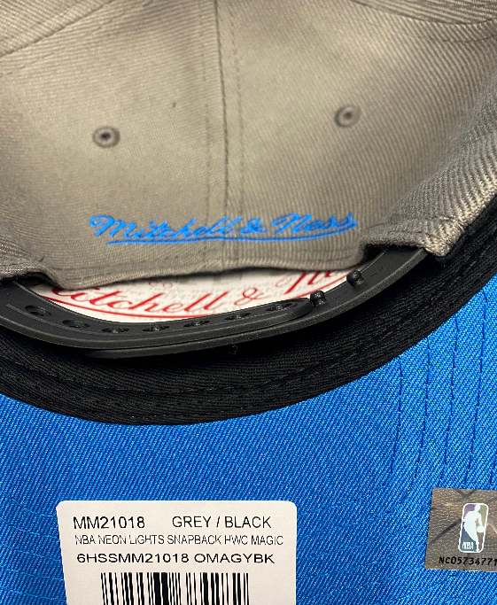 Mitchell & Ness Brooklyn Nets NBA Neon Lights Gray/Black Snapback for Men product image 3, provided for visual reference and