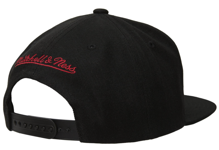 New Jersey Nets Mitchell & Ness Basic Core Black Snapback Hat for Men product image 4, provided for visual reference and