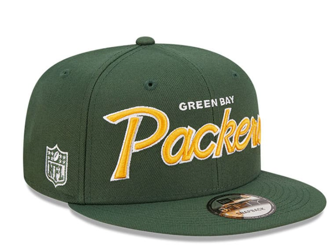 Mens Green Bay Packers New Era Green Script 9FIFTY Snapback Hat product image 1, provided for visual reference and product