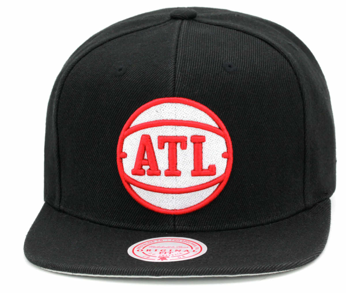 Mens NBA Atlanta Hawks Black Mitchell And Ness Basic Core Snapback Hat product image 1, provided for visual reference and