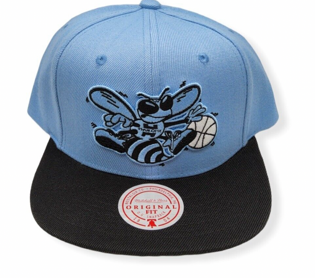 Charlotte Hornets Mitchell & Ness NBA University Away 2 Tone HWC Snapback Hat for Men product image 2, provided for visual