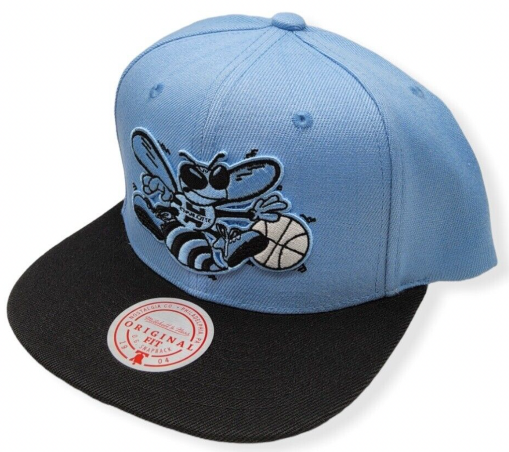 Charlotte Hornets Mitchell & Ness NBA University Away 2 Tone HWC Snapback Hat for Men product image 1, provided for visual
