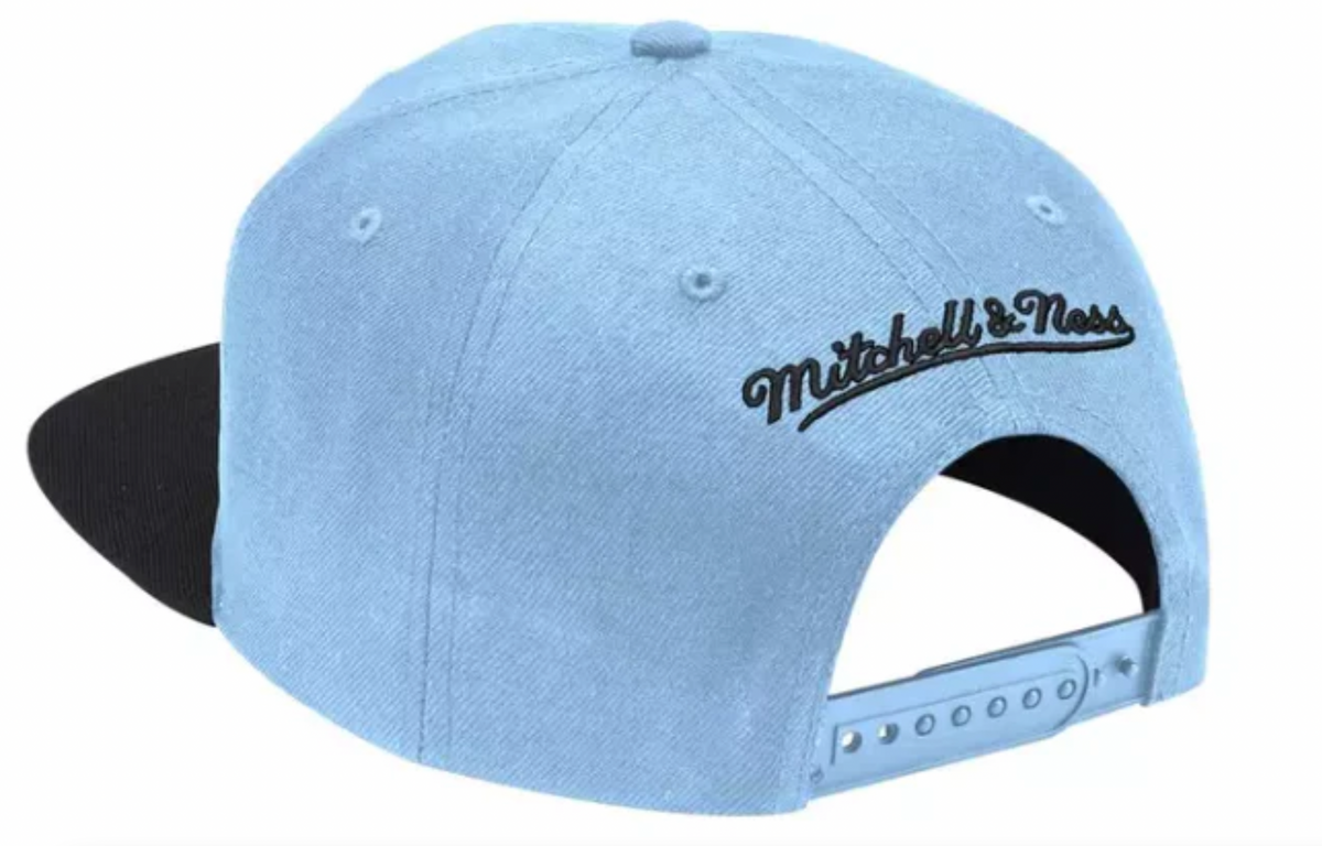 Charlotte Hornets Mitchell & Ness NBA University Away 2 Tone HWC Snapback Hat for Men product image 3, provided for visual
