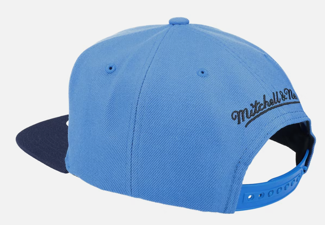 Dallas Mavericks 2-Tone 2.0 Mitchell & Ness Snapback Hat product image 3, provided for visual reference and product detail