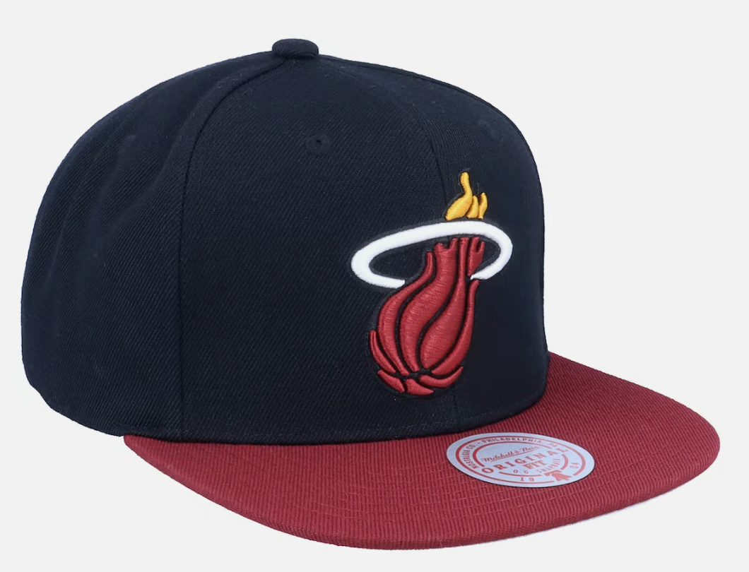 Miami Heat Mitchell & Ness NBA Core Basic Black/Maroon Snapback Hat for Men product image 2, provided for visual reference