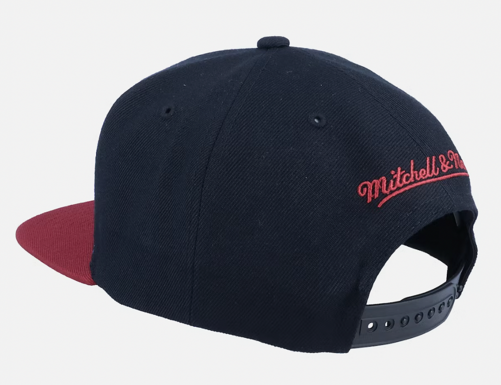 Miami Heat Mitchell & Ness NBA Core Basic Black/Maroon Snapback Hat for Men product image 4, provided for visual reference