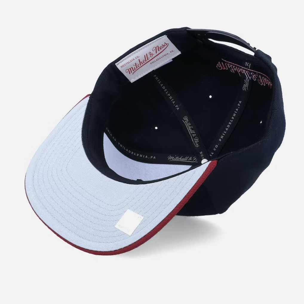 Miami Heat Mitchell & Ness NBA Core Basic Black/Maroon Snapback Hat for Men product image 5, provided for visual reference