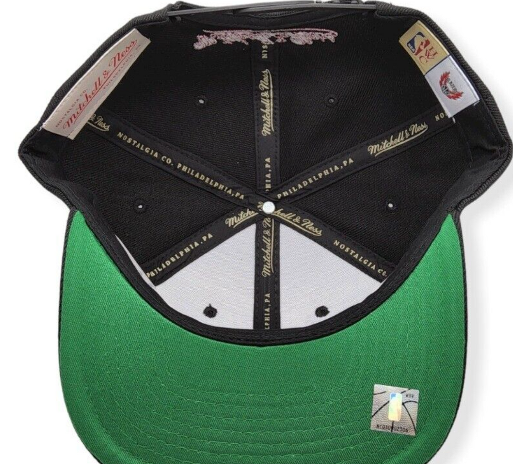 Portland Trail Blazers Core Basic Black Mitchell & Ness Snapback Hat for Men product image 5, provided for visual reference