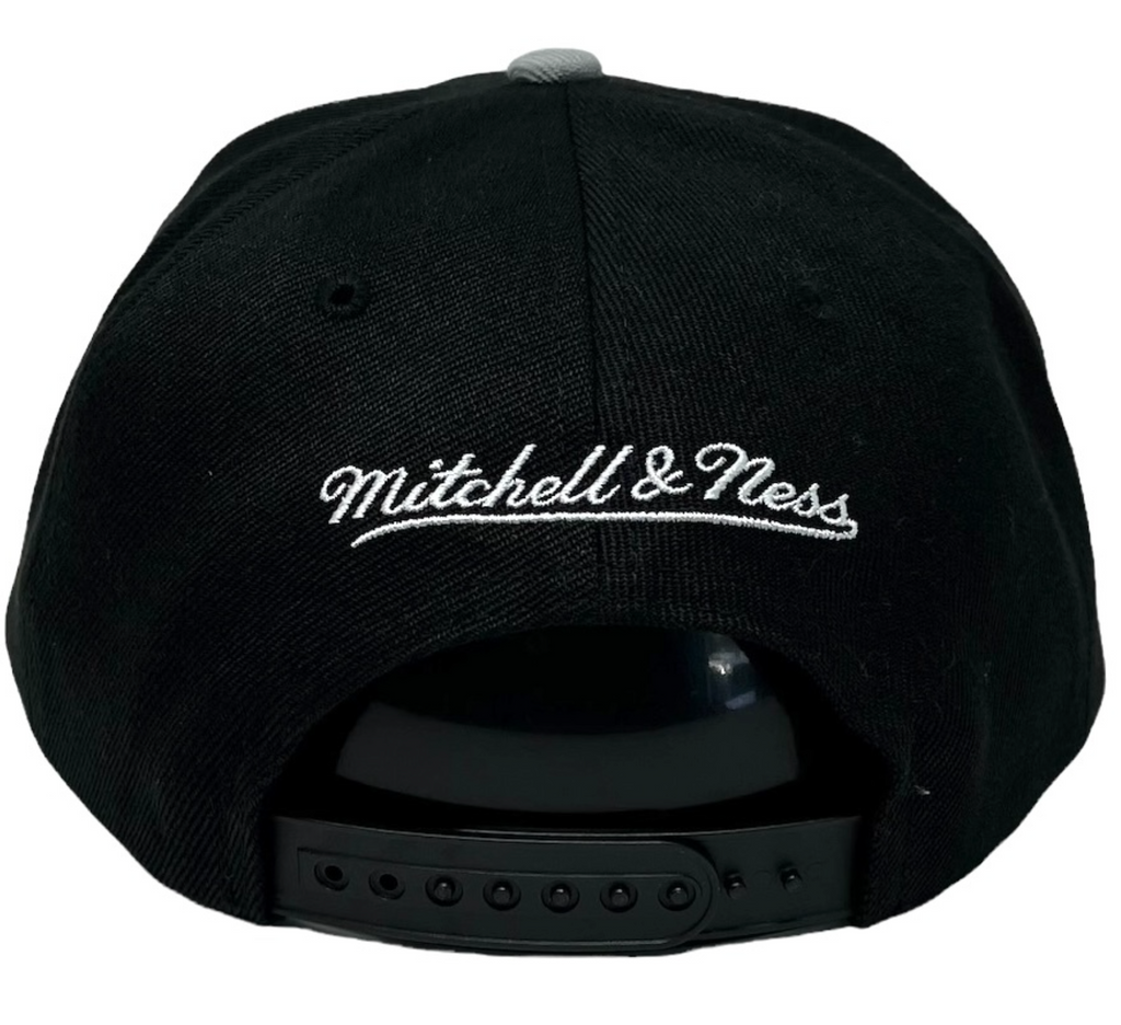 Mitchell & Ness Orlando Magic Basic Core 2-Tone Snapback Adjustable Hat for Men product image 4, provided for visual