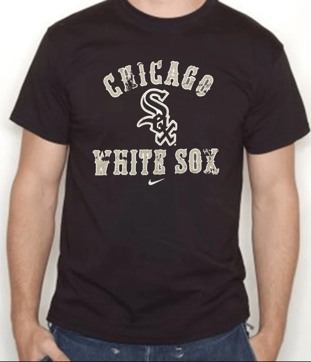 Mens Nike Chicago White Sox Black Slide Piece T-Shirt product image 1, provided for visual reference and product detail
