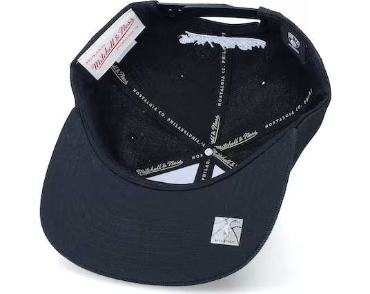 Brooklyn Nets NBA XL BWG Mitchell & Ness Snapback Hat for Men product image 4, provided for visual reference and product