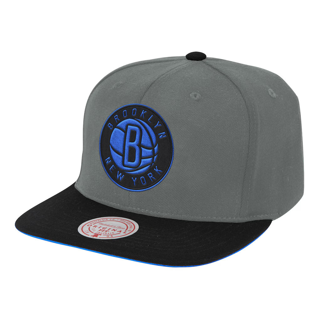 Mitchell & Ness Brooklyn Nets NBA Neon Lights Gray/Black Snapback for Men product image 1, provided for visual reference and