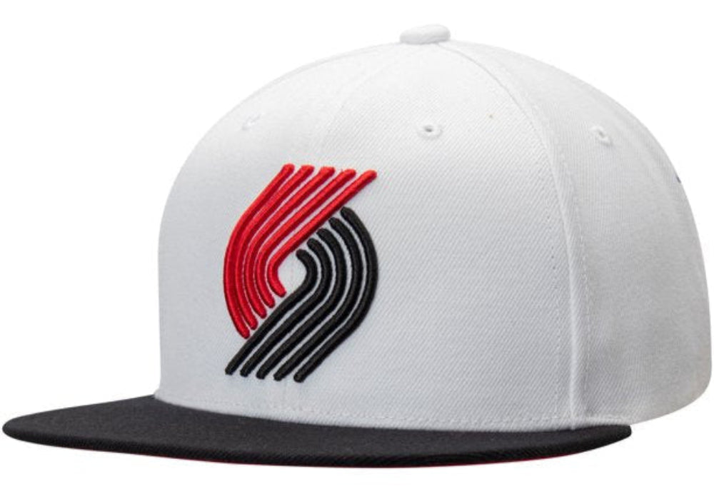 Portland Trail Blazers 2 Tone White/Black Mitchell & Ness Snapback Hat for Men product image 1, provided for visual