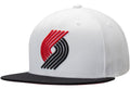 Portland Trail Blazers 2 Tone White/Black Mitchell & Ness Snapback Hat for Men product image 1, provided for visual