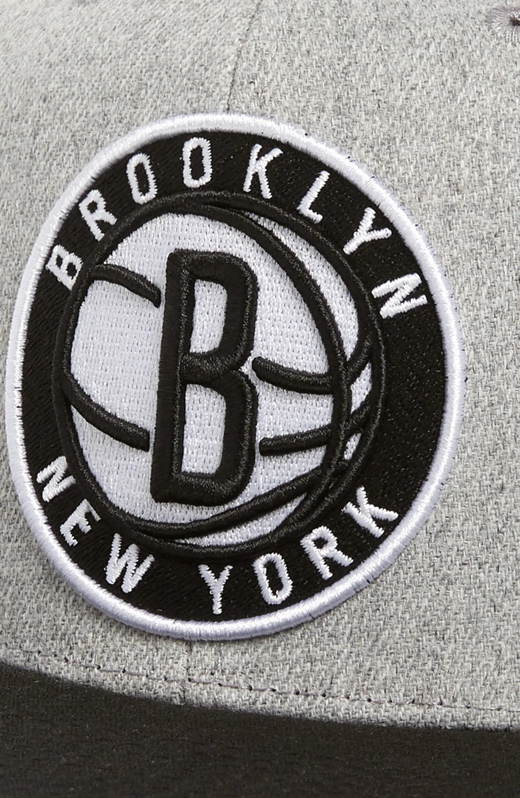 Brooklyn Nets Mitchell & Ness Gray Black Pop Snapback Hat product image 2, provided for visual reference and product detail