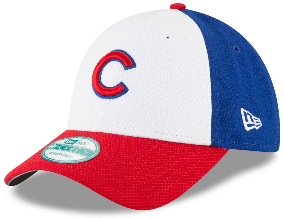 Chicago Cubs New Era White/Red Perforated Block 9FORTY Adjustable Hat for Men product image 1, provided for visual reference