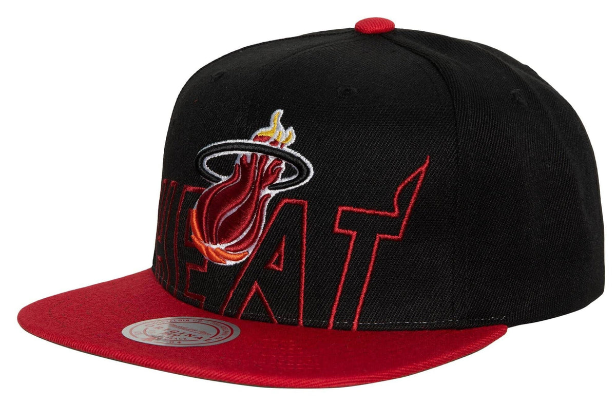 Miami Heat Mitchell & Ness 2 Tone Black and Red Low Big Face Hardwood Classics Snapback Hat for Men product image 1,